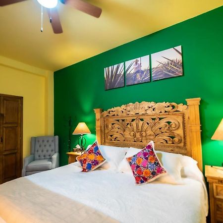 La Casona Chapala Hotell Exteriör bild
