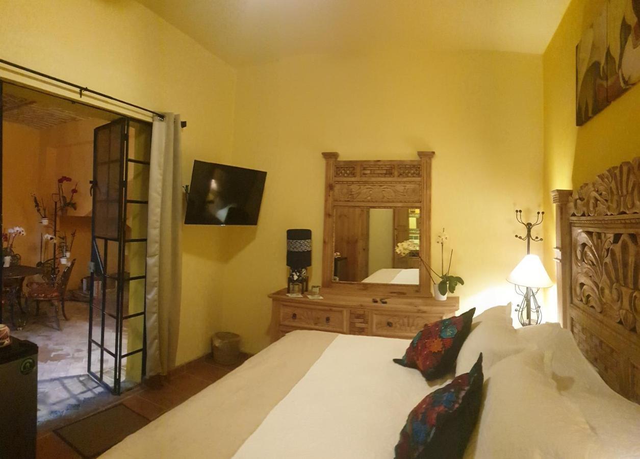 La Casona Chapala Hotell Exteriör bild