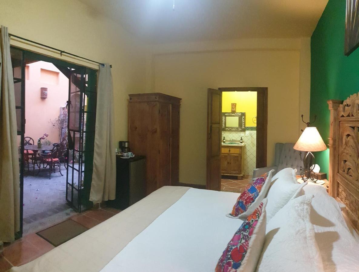 La Casona Chapala Hotell Exteriör bild