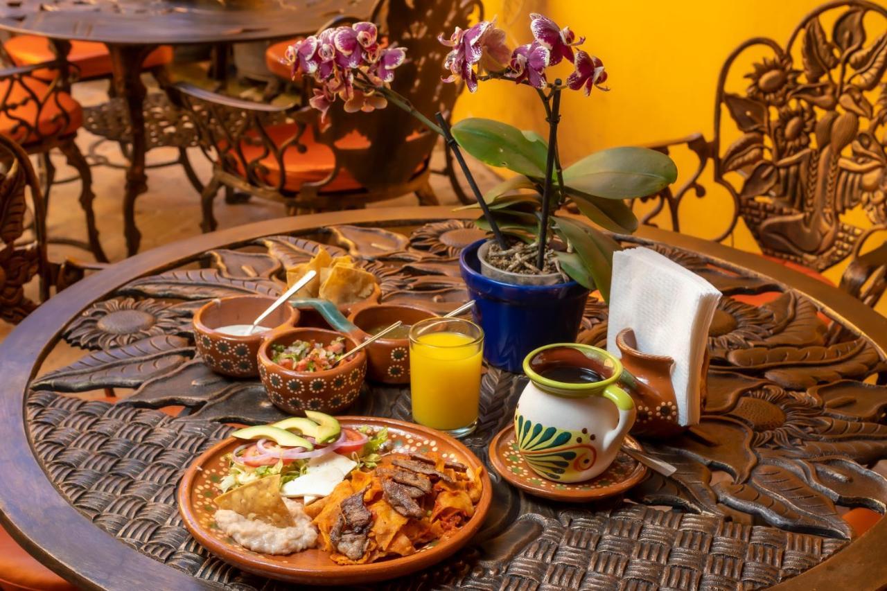 La Casona Chapala Hotell Exteriör bild