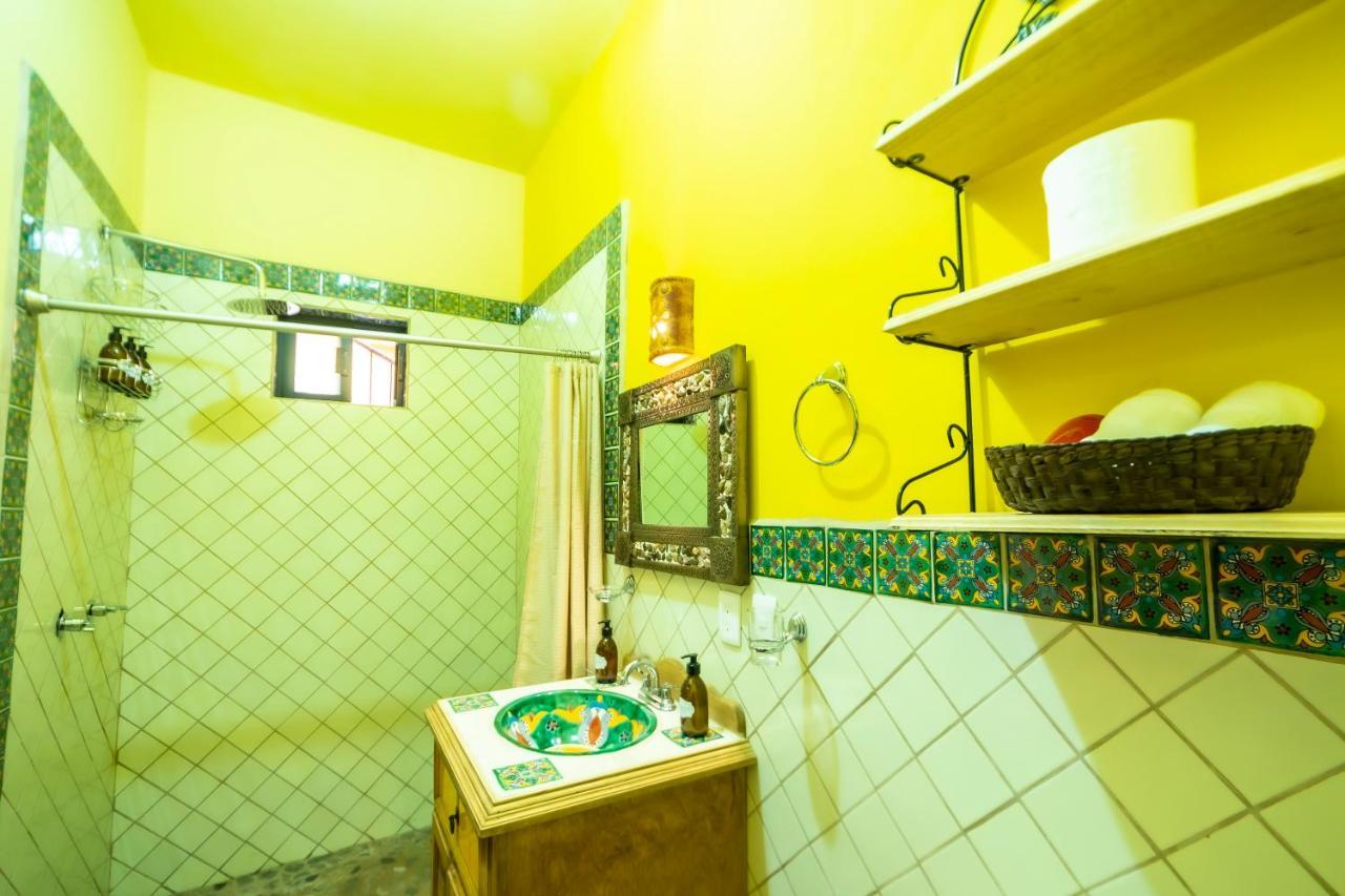 La Casona Chapala Hotell Exteriör bild