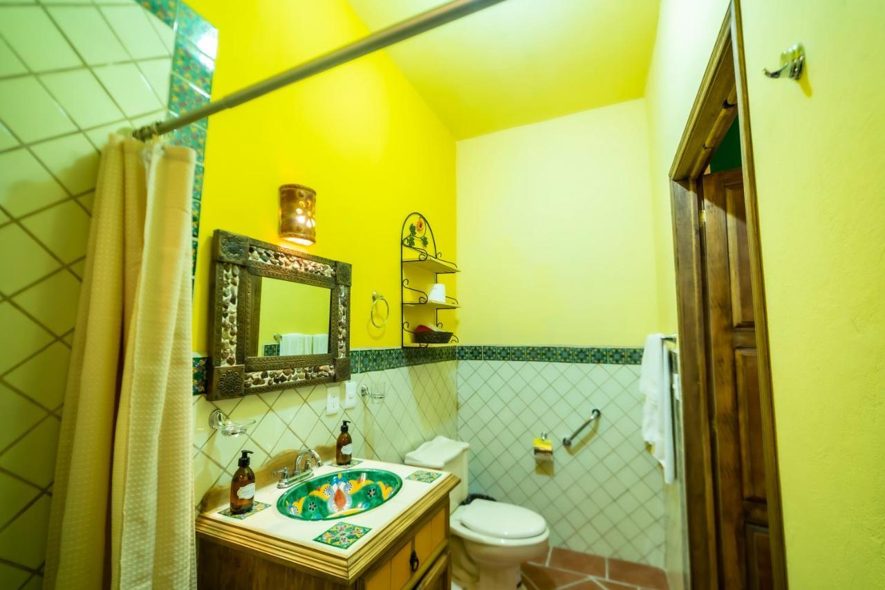 La Casona Chapala Hotell Exteriör bild